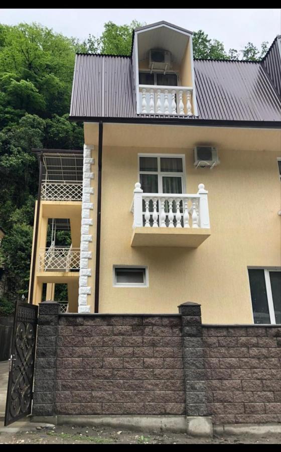 Жоэквара Gagra Luaran gambar